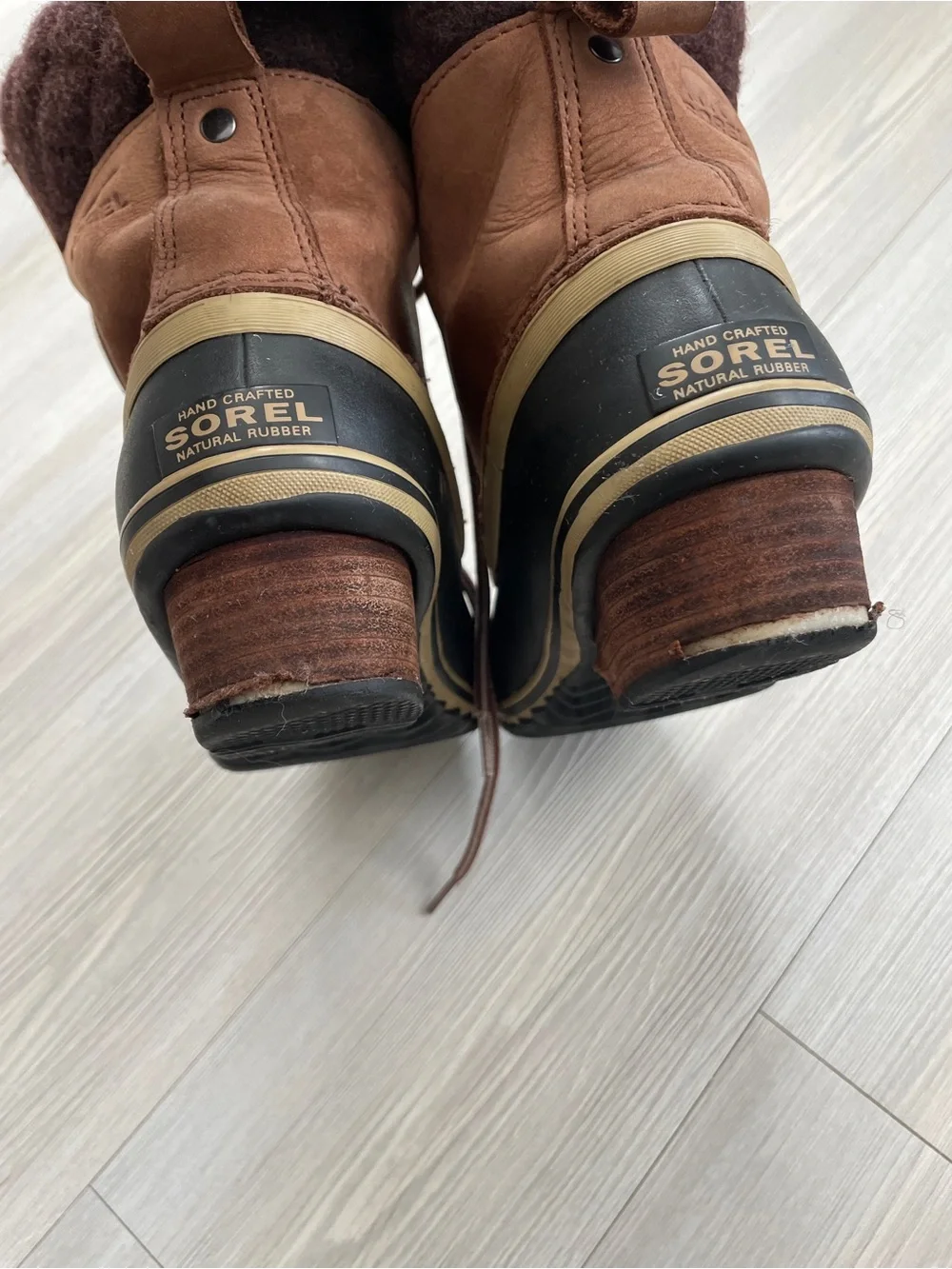 Waterproof Sorel Brown and Black Winter Boots - Cozy Lace-Up Snow Shoes